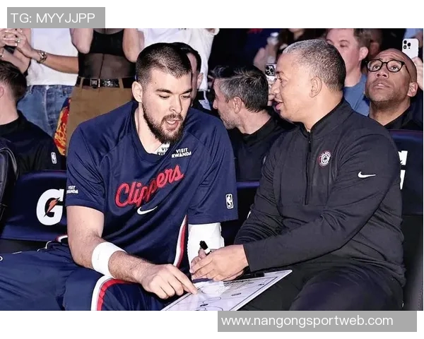 祖巴茨休赛期成功减重八磅身体轻盈力量提升显著