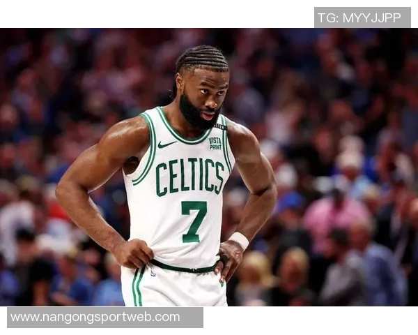 史蒂文斯赞杰伦布朗领导力出色强调球队需持续专注提升自我