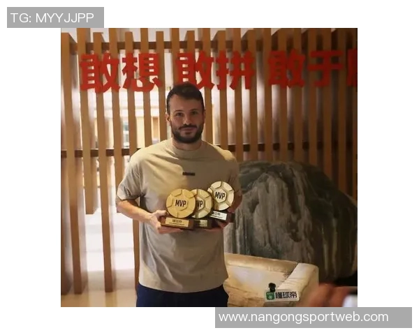 恭贺瓦科荣获中超联赛年度最佳球员称号展现卓越实力与风采